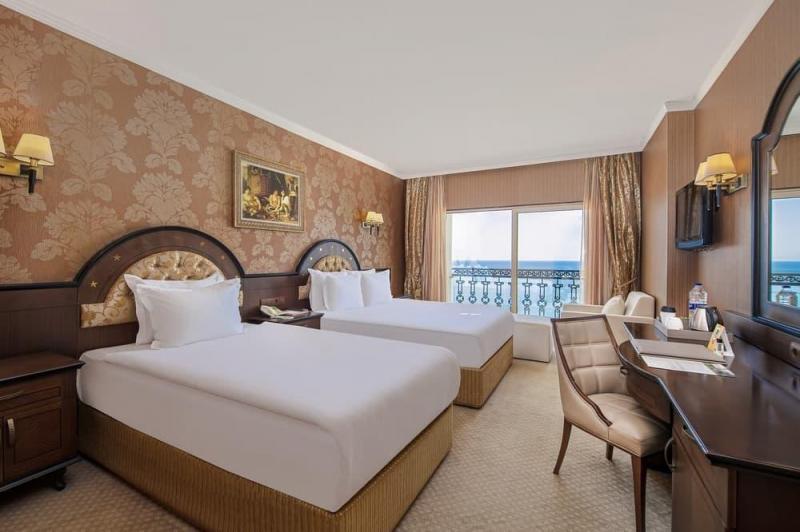 Antalya utazás Megasaray West Beach