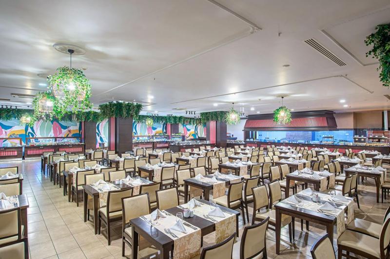 Antalya utazás Megasaray West Beach