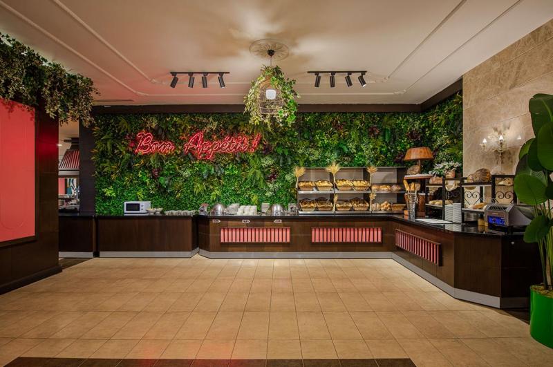 Antalya utazás Megasaray West Beach