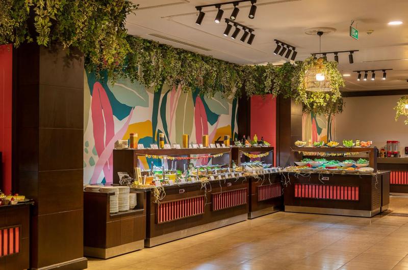 Antalya utazás Megasaray West Beach