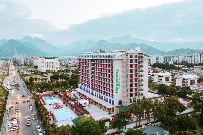 Antalya utazás Megasaray West Beach