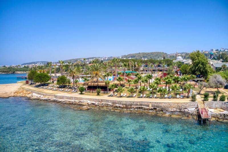 Alanya utazás Oz Hotels Incekum Beach Resort Hotel