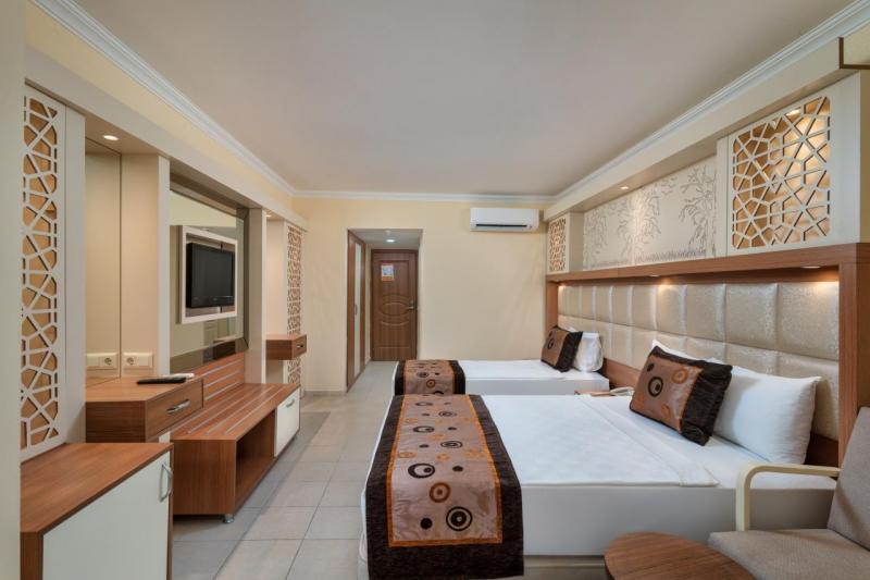 Alanya utazás Oz Hotels Incekum Beach Resort Hotel