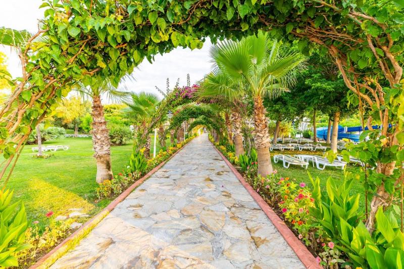 Kemer utazás Queens Park Le Jardin Hotel