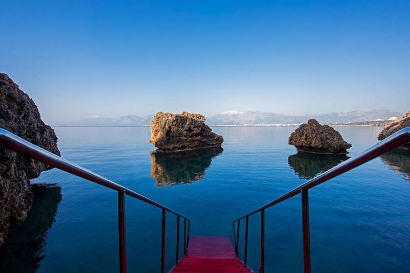 Antalya utazás Ramada Plaza Antalya