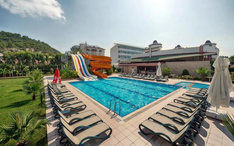 Kemer utazás Royal Towers Hotel Kiris