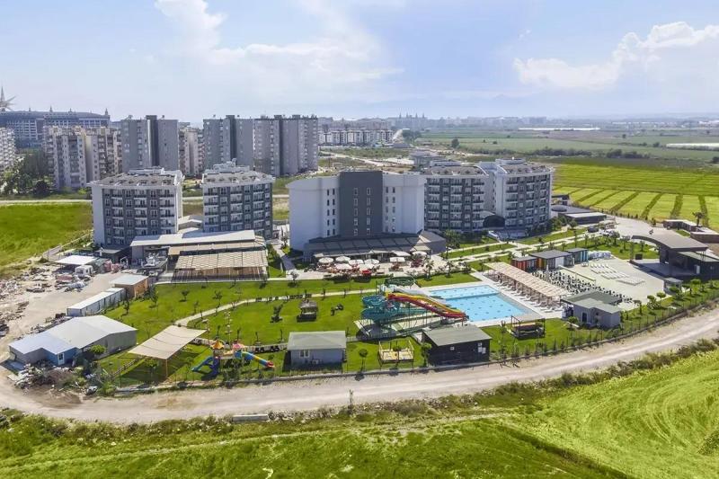 Antalya utazás Royal Towers Hotel Lara