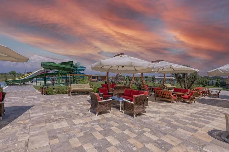 Antalya utazás Royal Towers Hotel Lara