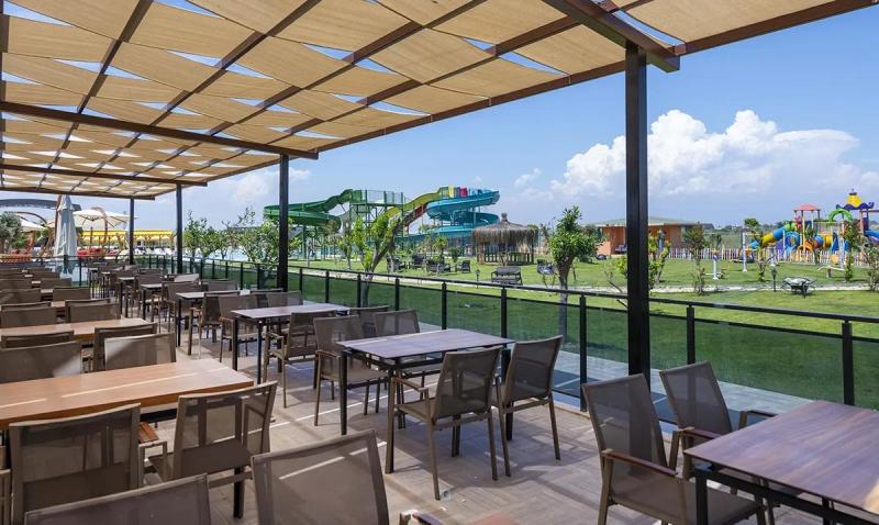 Antalya utazás Royal Towers Hotel Lara