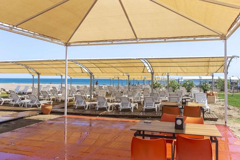 Antalya utazás Royal Towers Hotel Lara