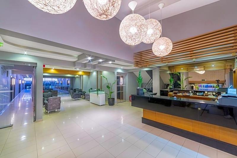 Alanya utazás Royalisa Palmiye Beach