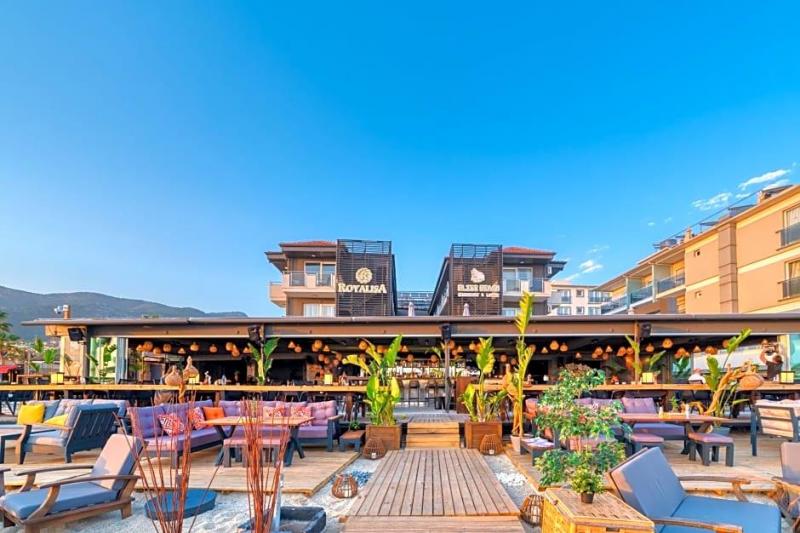 Alanya utazás Royalisa Palmiye Beach