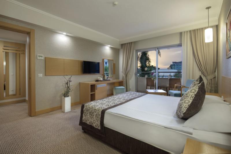 Alanya utazás Saphir Resort & Spa Hotel