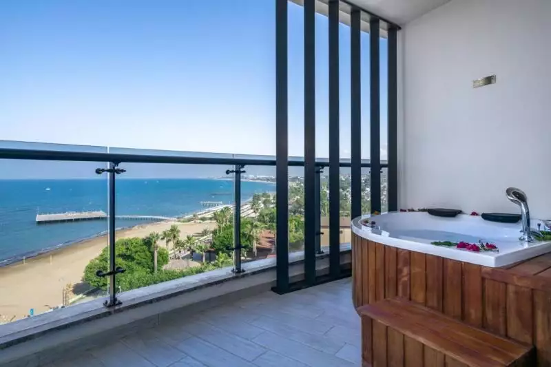 Seaden Quality Resort & Spa Side