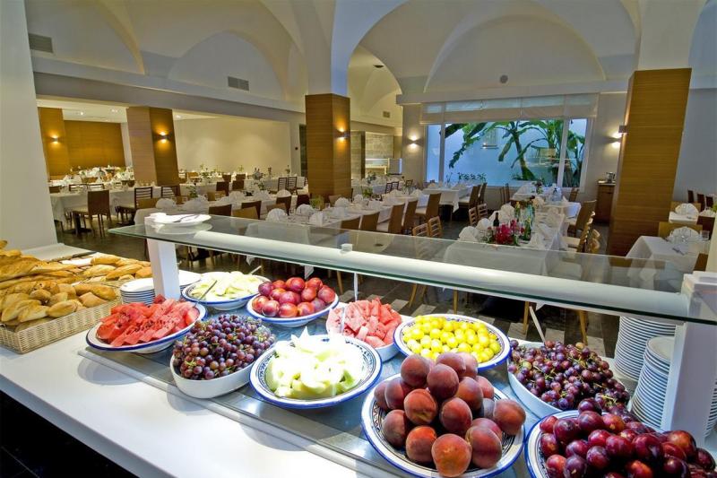 Hammamet utazás The Orangers Beach Resort & Bungalows