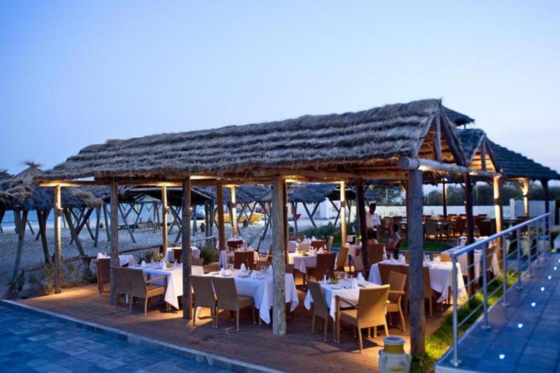 Hammamet utazás The Orangers Beach Resort & Bungalows