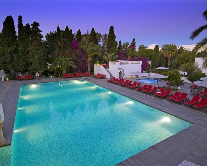 Hammamet utazás The Orangers Beach Resort & Bungalows