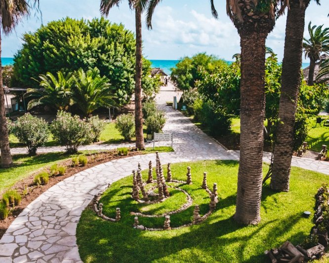 Hammamet utazás The Orangers Beach Resort & Bungalows