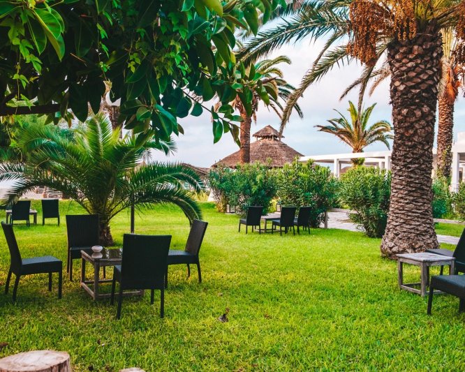 Hammamet utazás The Orangers Beach Resort & Bungalows