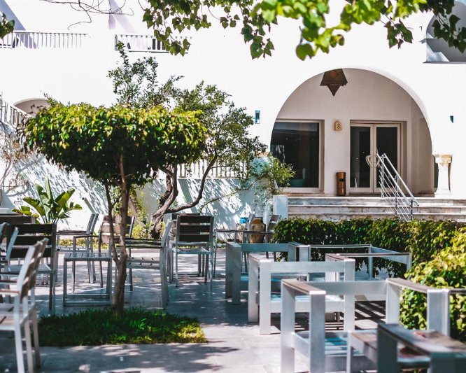 Hammamet utazás The Orangers Beach Resort & Bungalows