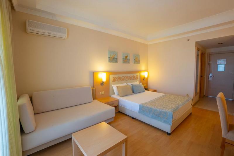 Alanya utazás Titan Select Hotel