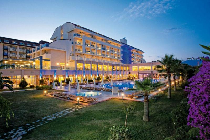 Alanya utazás Titan Select Hotel