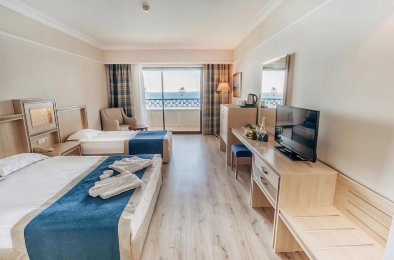 Alanya utazás Utopia World Hotel