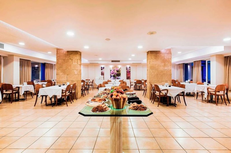 Rodosz utazás Esperia City