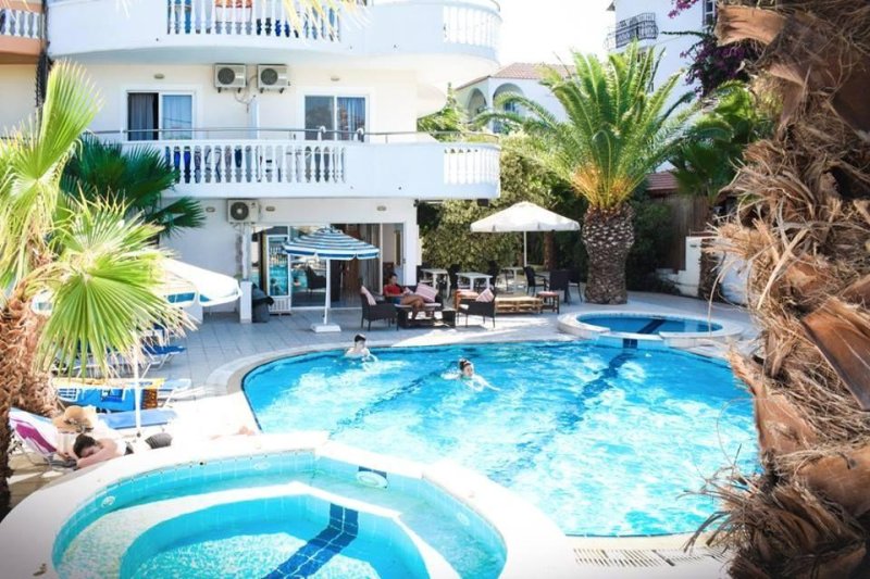 Rodosz utazás White Palace Studios