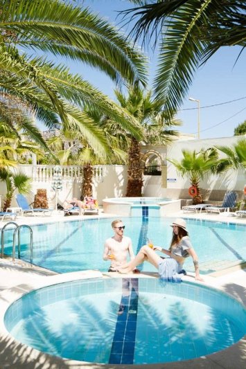 Rodosz utazás White Palace Studios