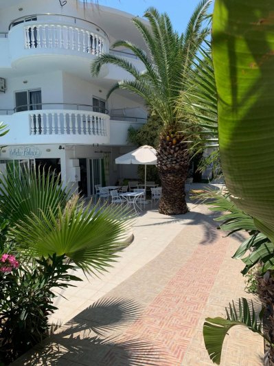 White Palace Studios Rodosz