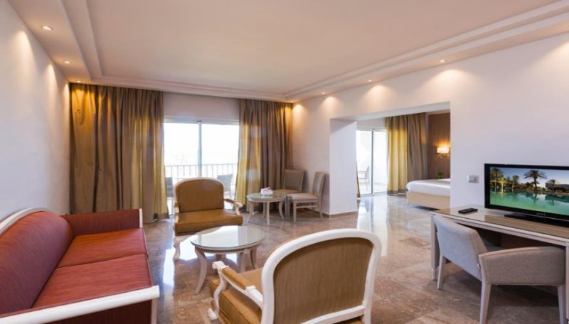 Sousse utazás Tour Khalef