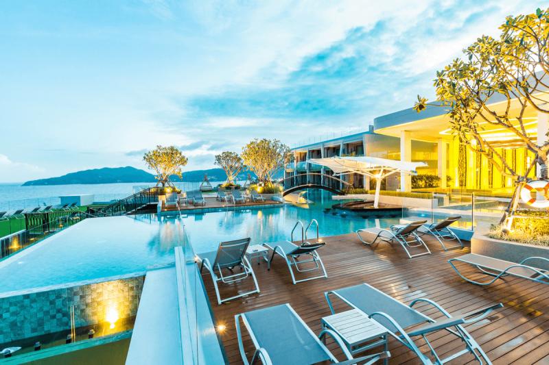 Phuket utazás Crest Resort and Pool Villas