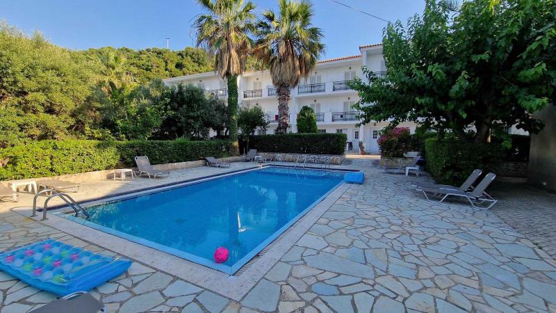 Zakynthos utazás Chryssi Akti II.