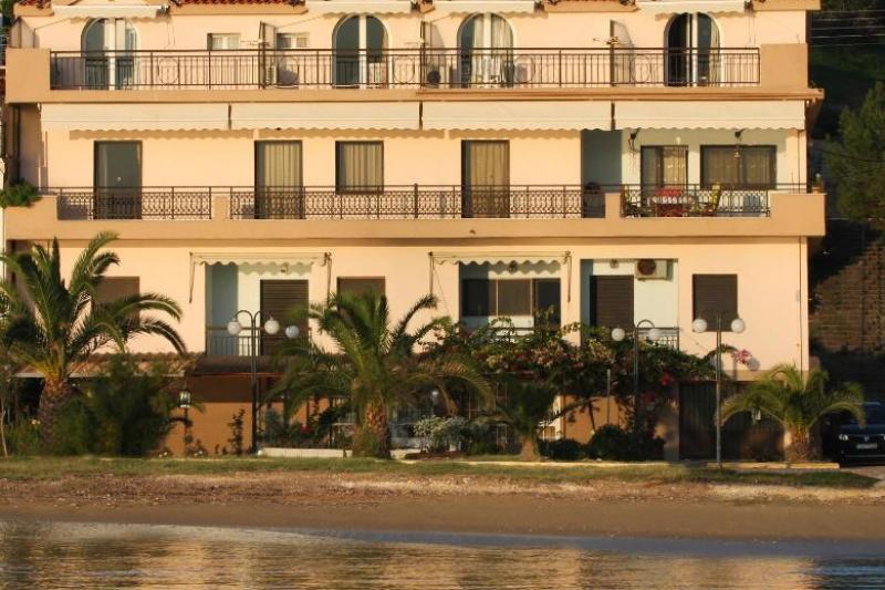 Kefalonia Lixouri utazás Zoi Studios