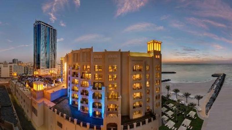 Dubai kombinált utazás Bahi Ajman Palace Hotel 5 + Novotel Al Barsha 2