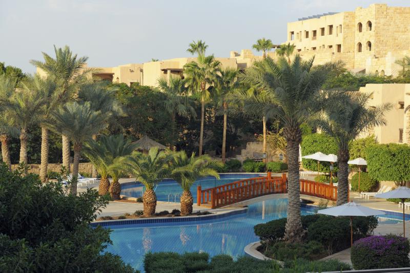 Holt-tenger utazás Movenpick Resort Spa Dead Sea