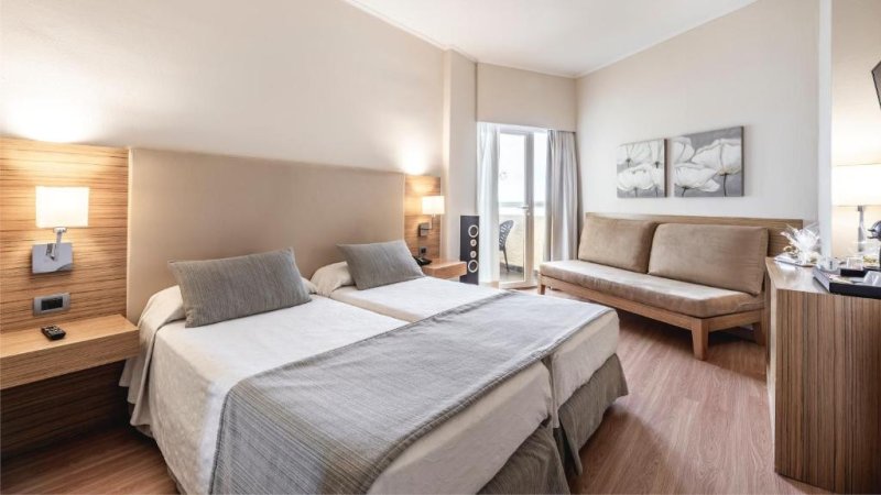 Tenerife utazás Be Live Adults Only