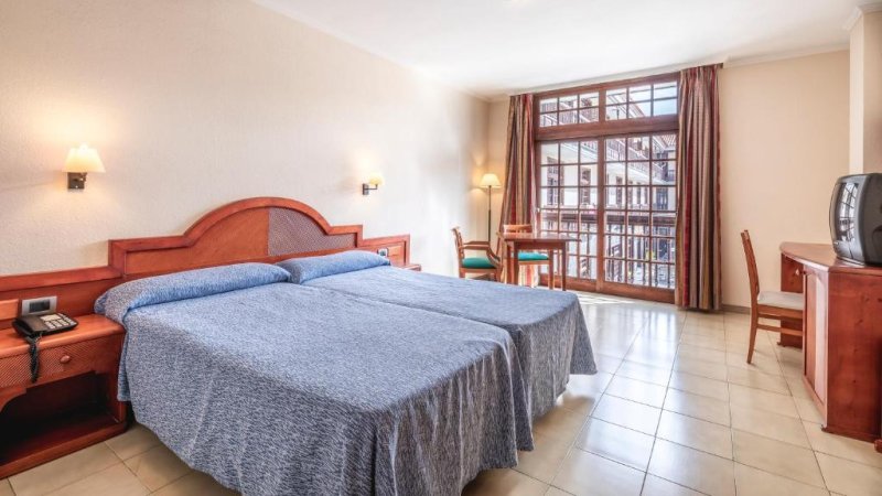 Tenerife utazás Be Smart Florida Plaza