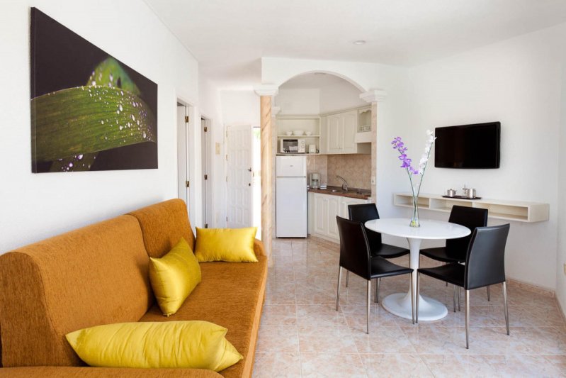 Tenerife Los Cristianos utazás Checkin Bungalows Atlantida