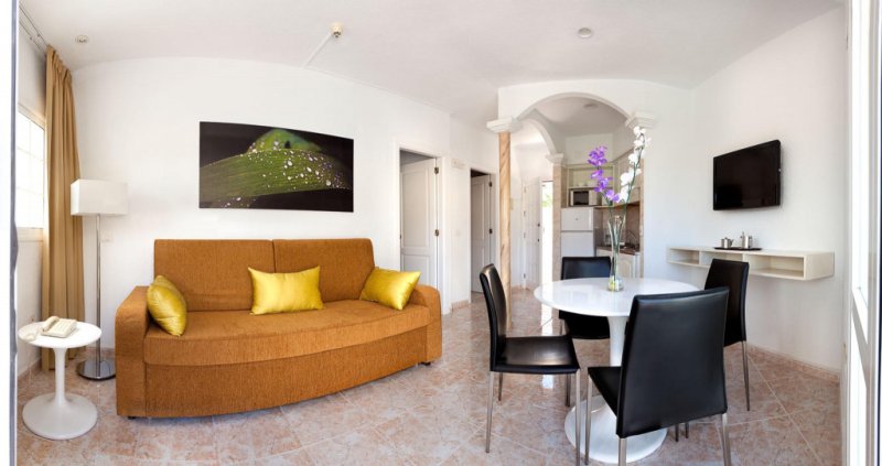 Tenerife Los Cristianos utazás Checkin Bungalows Atlantida