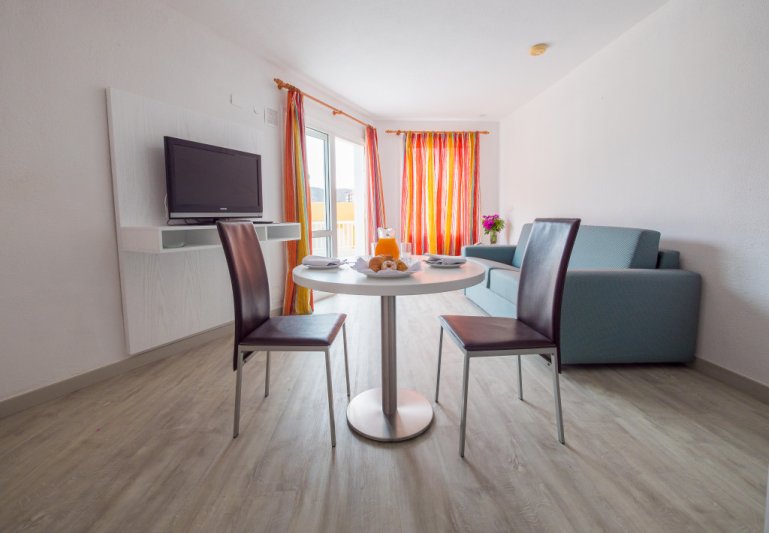 Tenerife Los Cristianos utazás Checkin Bungalows Atlantida