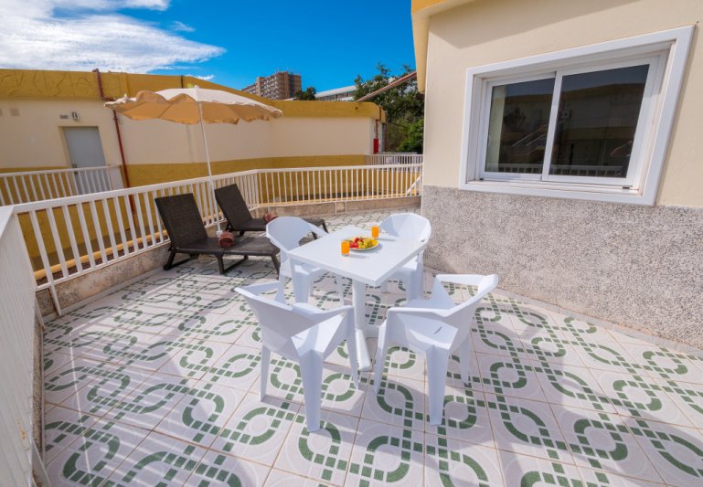 Tenerife Los Cristianos utazás Checkin Bungalows Atlantida