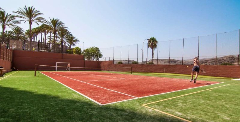 Gran Canaria Playa del Inglés utazás Corona Roja