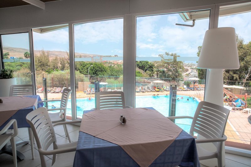 Gran Canaria Playa del Inglés utazás Corona Roja