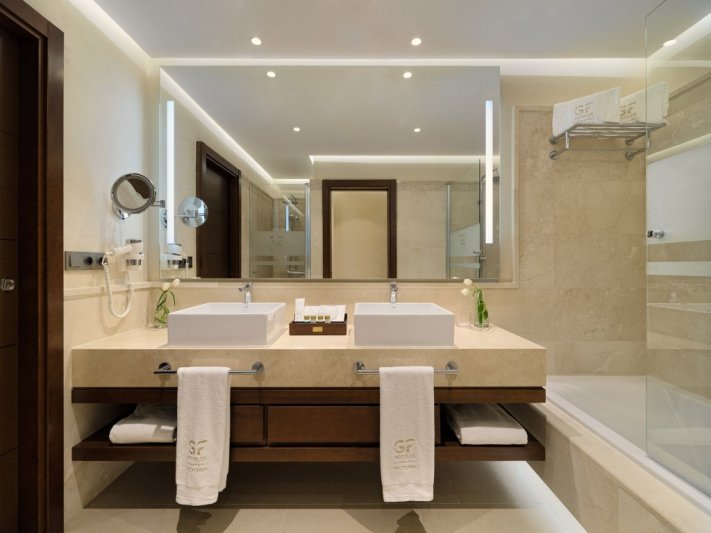 Tenerife Costa Adeje utazás GF Victoria