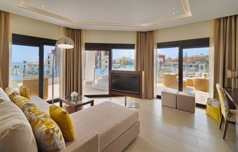 Tenerife Costa Adeje utazás GF Victoria