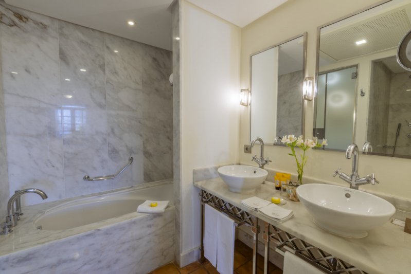 Tenerife utazás Gran Hotel Bahia Del Duque