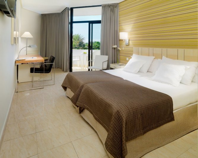 Tenerife Playa de las Americas utazás H10 Conquistador