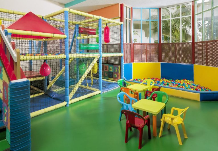 Tenerife Playa de las Americas utazás H10 Las Palmeras